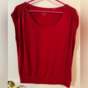By Chico's size 1 (8) medium Vibrant Red Crochet Shoulder Blouse